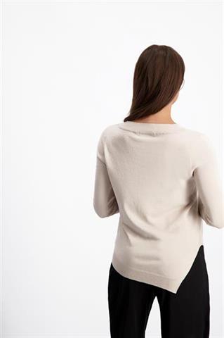 Beżowy sweter damski V-neck 84200 - 147551
