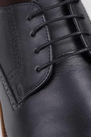 Czarne buty męskie z perforacją 72846 - 28441