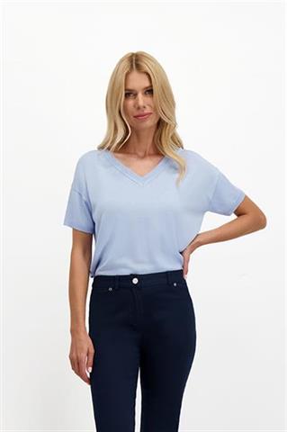 Błękitna dzianinowa bluzka z krótkim rękawem V-neck 85664 - 362671