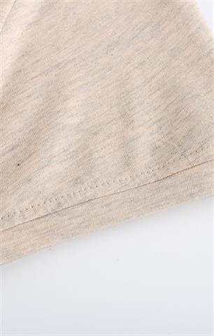 Beżowy t-shirt damski V-neck 58736 - 389801