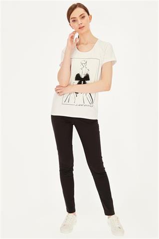 Biały t-shirt damski z nadrukiem i kokardką 58826 - 390691