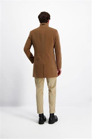 Camelowy płaszcz męski 29738 - 414911