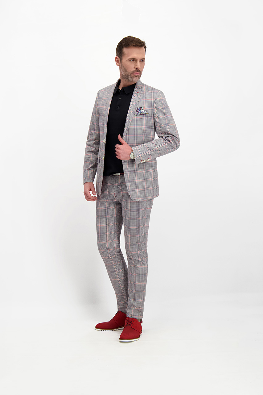 20873878812_(3c)
