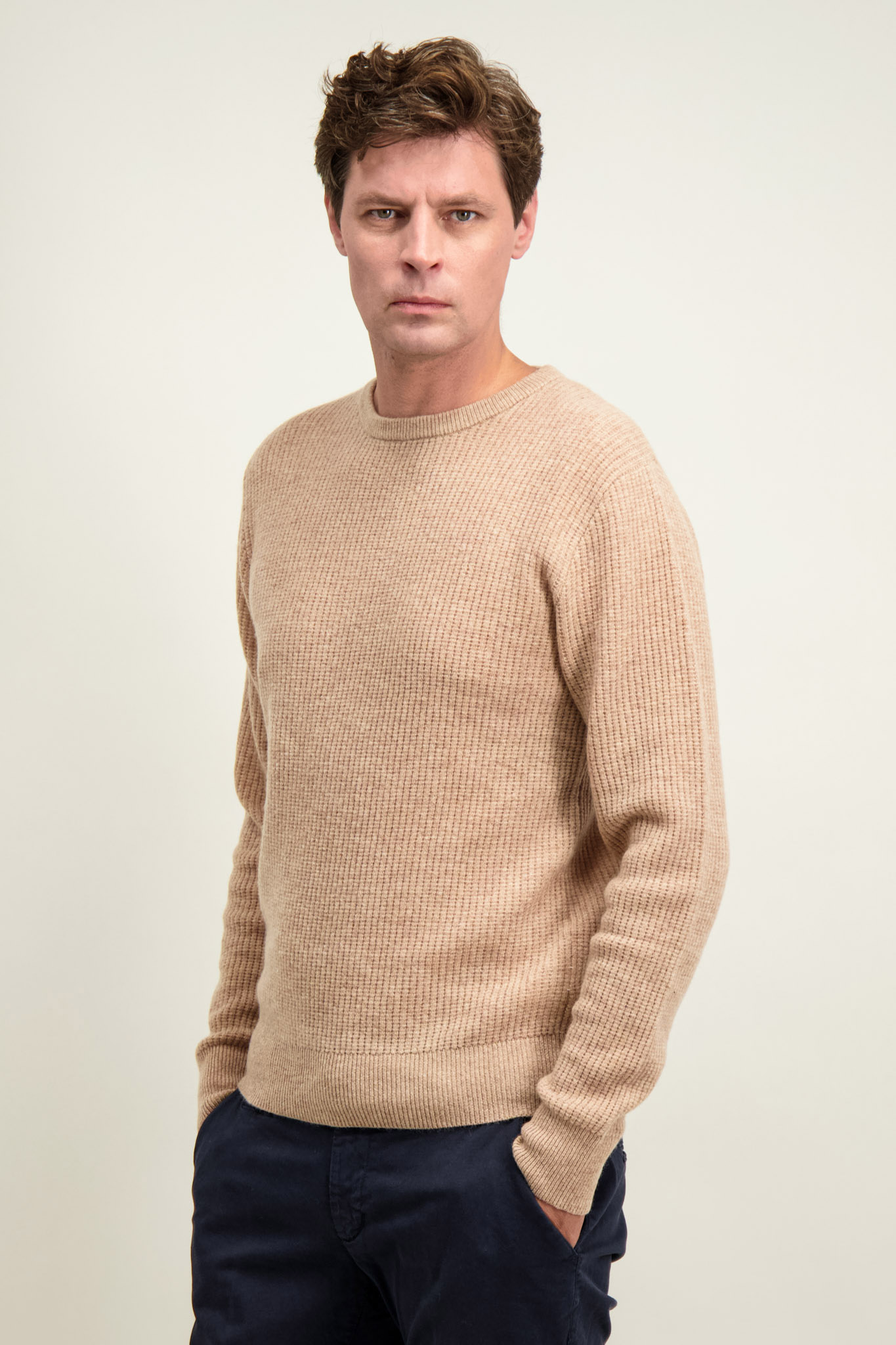 Beżowy sweter męski z wełną 74318